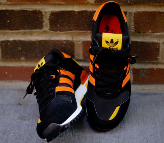 Adidas Originals Zx700 Black Orange 05