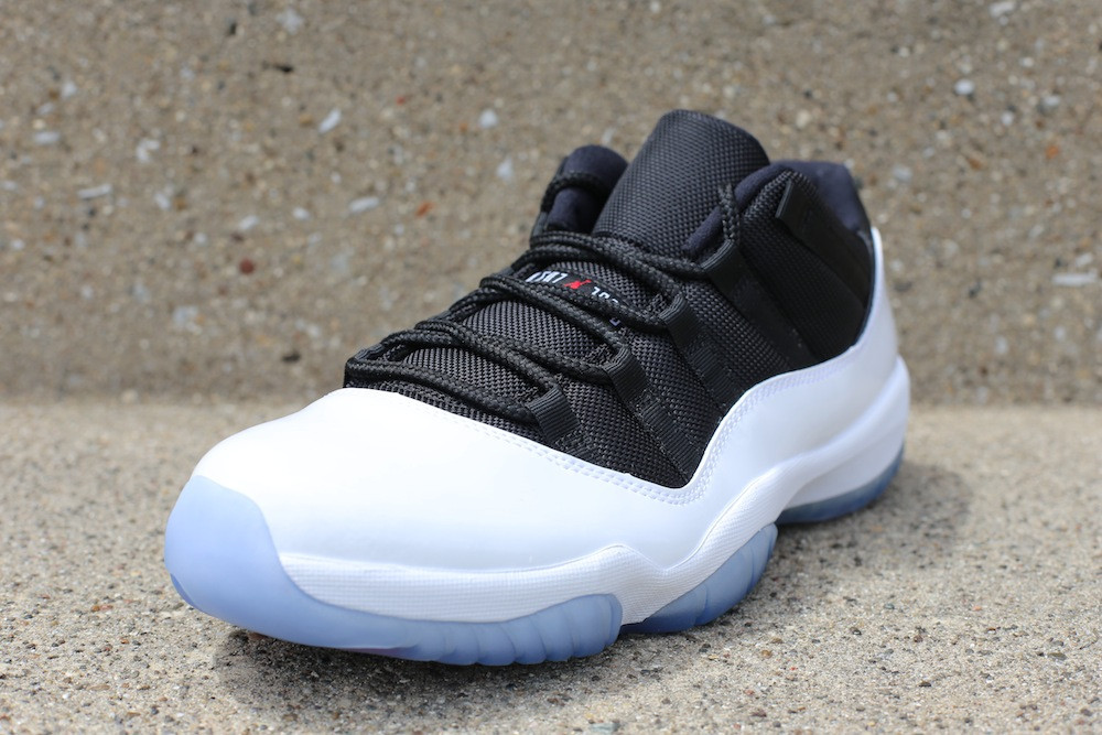 Air Jordan Xi Low Tuxedo 02