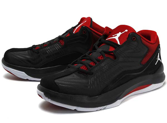 Jordan Aero Mania Low Black Gym Red 01