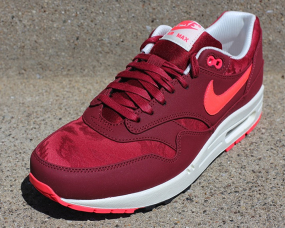 Nike Air Max 1 Jacquard Red Available 3