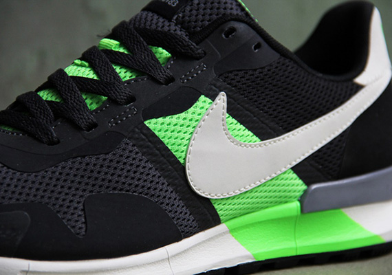 Nike Air Pegasus 83 Hybrid 2