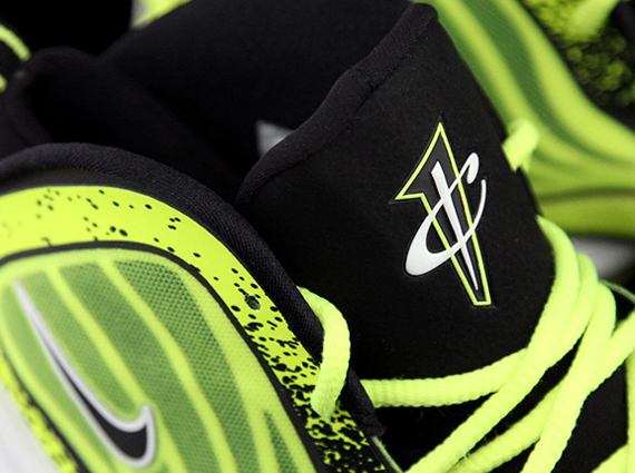 Nike Air Penny V Volt 1