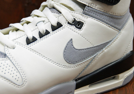 Nike Air Revolution VNTG QS - Sail - Wolf Grey - Black