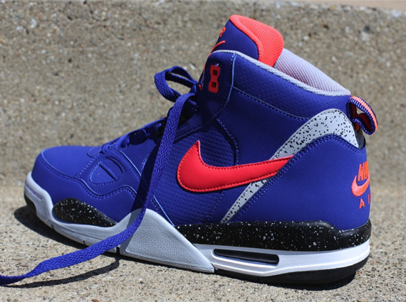 Nike Flight 13 Mid Deep Royal Atomic Red 03