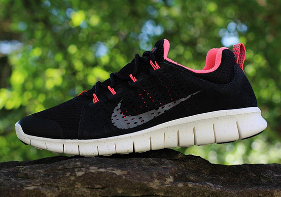 Nike Free Powerlines Ii Black Atomic Red 1