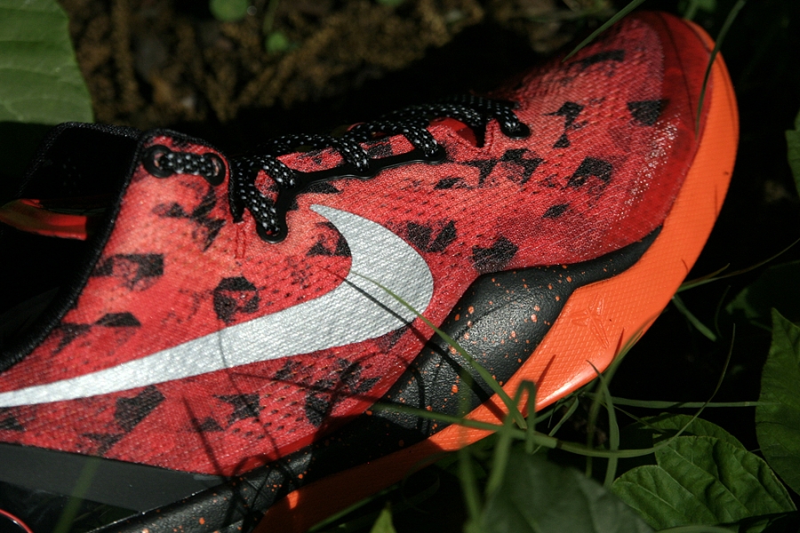 Nike Kobe 8 Challenge Red Arriving At Retailers 05