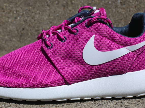 Nike WMNS Roshe Run - Club Pink - Armory Blue