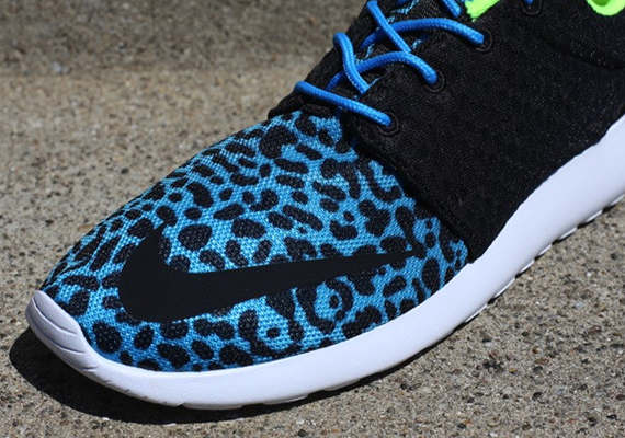 Nike Roshe Run FB "Blue Leopard"