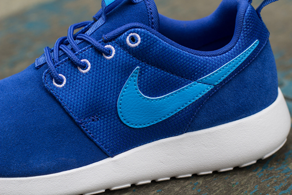 Nike Roshe Run Gs Blue White 1