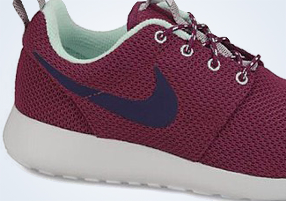 Nike Roshe Run Maroon Navy Mint 1