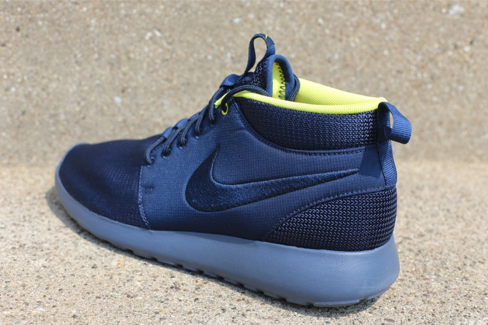 Nike Roshe Run Mid Armory Navy Sonic Yellow 02