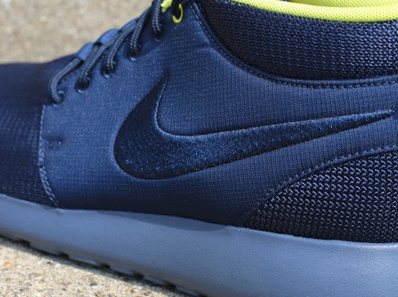 Nike Roshe Run Mid - Armory Navy - Sonic Yellow