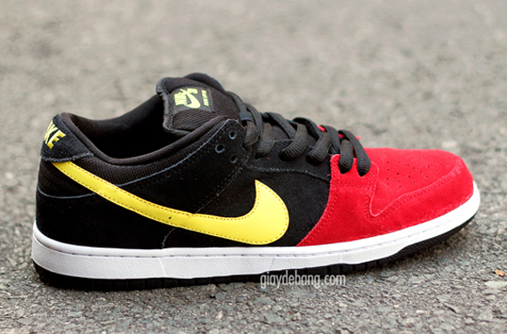 Nike Sb Dunk Low Butthead