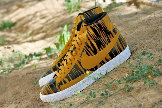 Nike Wmns Blazer Mid Tiger 2