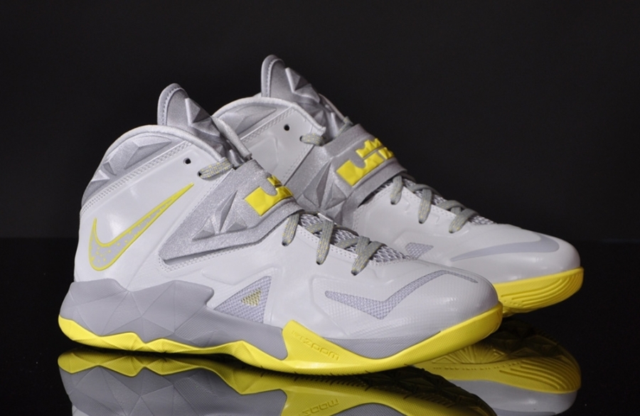 Nike Zoom Soldier Vii Pure Platinum Volt 04