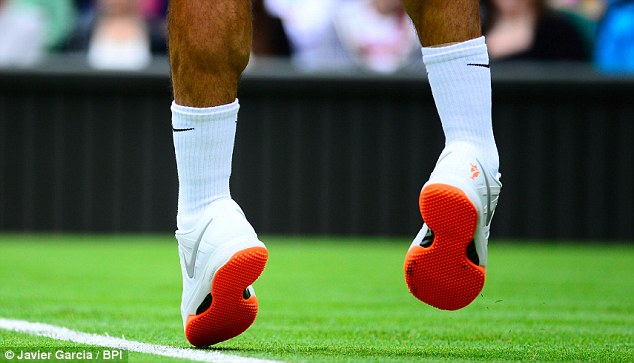 Wimbledon Bans Rgoer Federer Sneakers 03