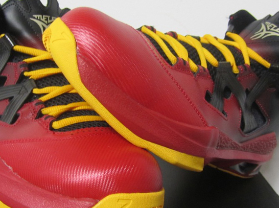 Jordan Melo M9 - Black - Metallic Gold - Gym Red