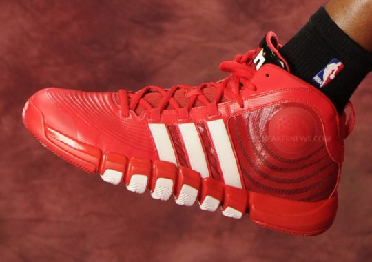 Dwight Howard in adidas adiPower Howard 4 “Houston Rockets” PE