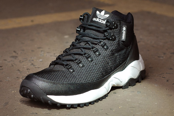 Adidas Torsion Trail Mid Black 2