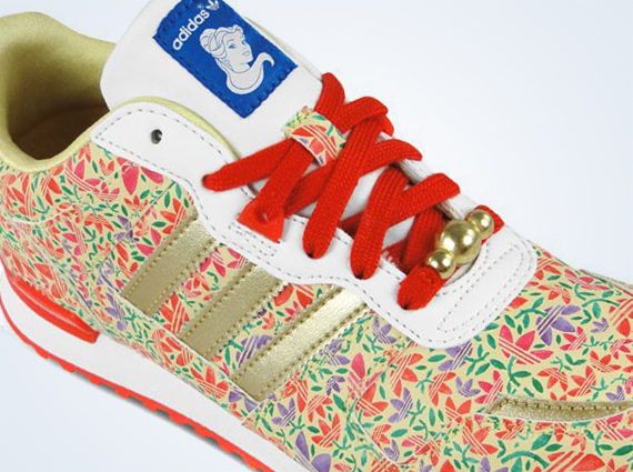 Disney x adidas Originals ZX 700 "Belle"