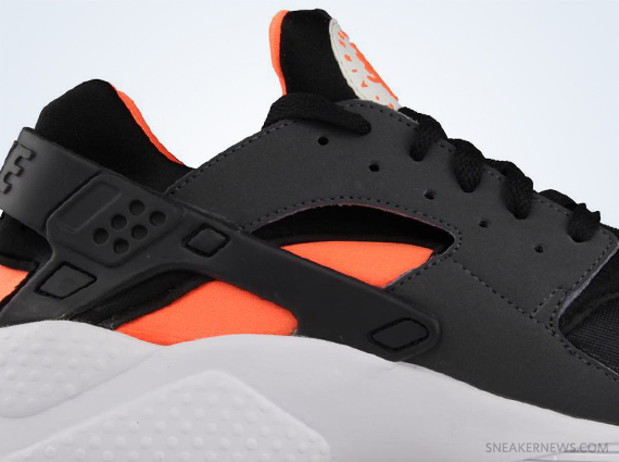 Nike Air Huarache LE - Black - Total Orange - Anthracite