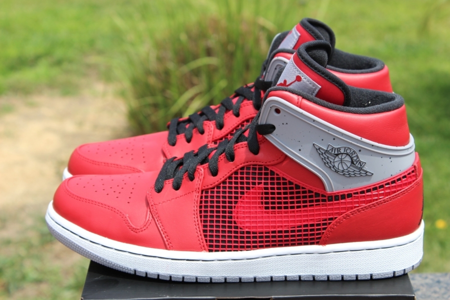 Air Jordan 1 89 Toro Release Date 04