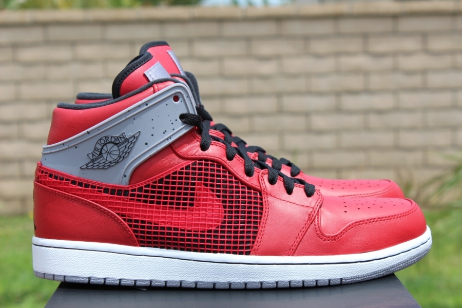 Air Jordan 1 89 Toro Release Date 07