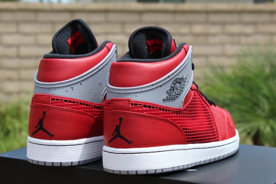 Air Jordan 1 89 Toro Release Date 08