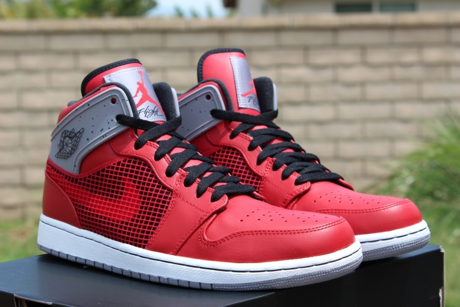 Air Jordan 1 89 Toro Release Date 12