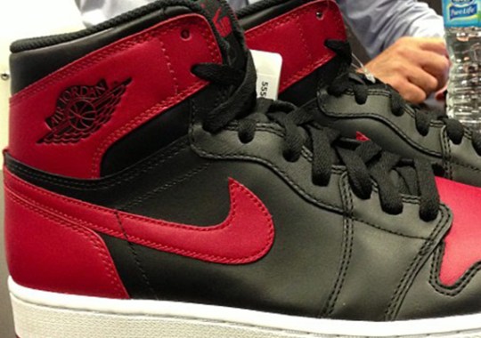 Air Jordan 1 Retro High OG  – Black – Red