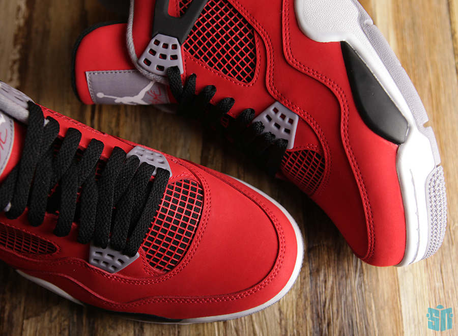 Air Jordan Iv Toro Beauty Shots 2