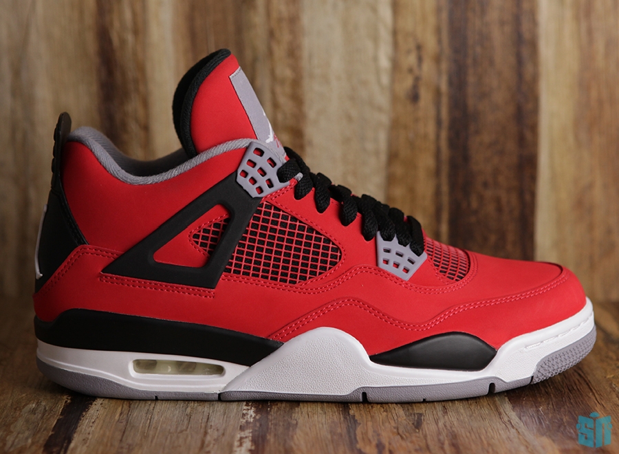 Air Jordan IV "Toro" - Release Reminder