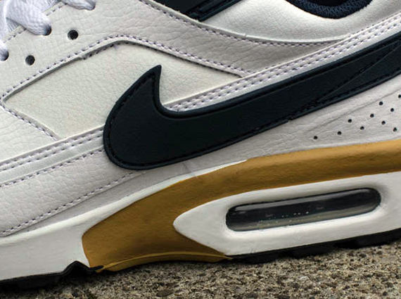 Nike Air Classic BW - White - Navy - Gold