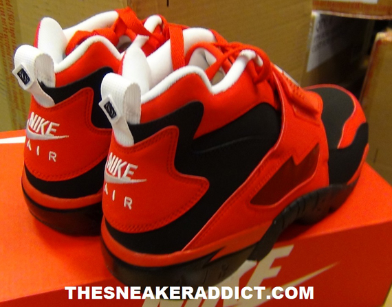 Nike Air Diamond Turf Challenge Red Black 3