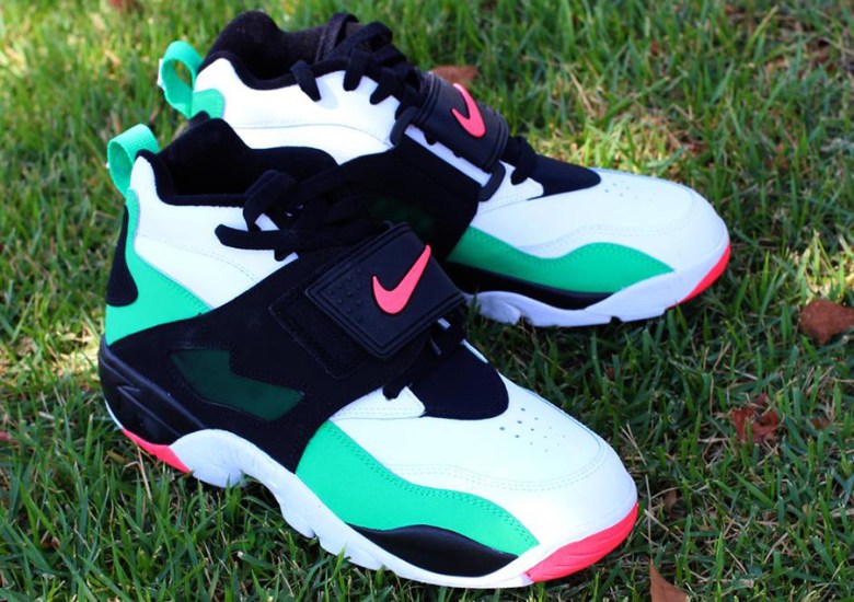 Nike Air Diamond Turf – Gamma Green – Atomic Red