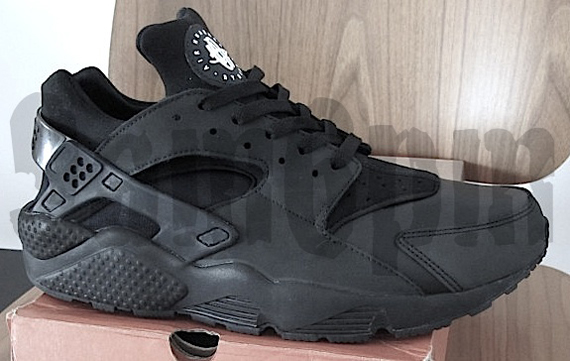 Nike Air Huarache Le Blackout 2