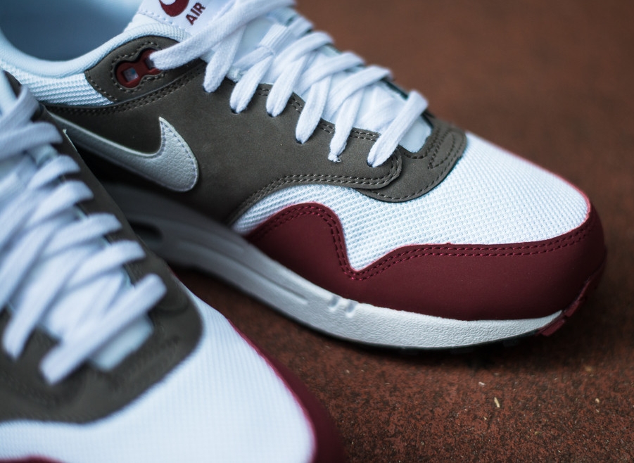 Nike Air Max 1 Essential - Burgundy - White