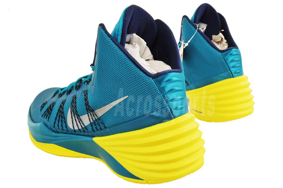 Nike Hyperdunk 2013 Tropical Teal Sonic Yellow 04