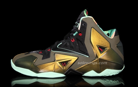 Nike Lebron Xi Parachut Gold Arctic Green Dark Loden Black 06