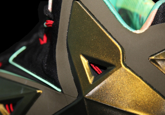 Nike LeBron XI - Parachute Gold - Arctic Green - Dark Loden - Black