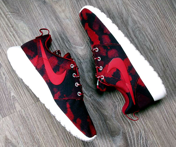 Nike Roshe Run Wmns Red Camo 2