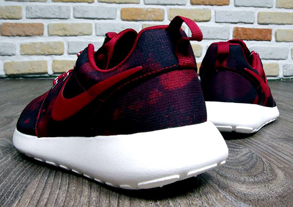 Nike Roshe Run Wmns Red Camo 3