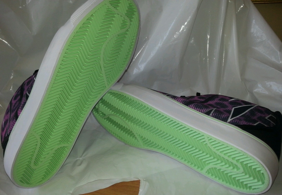 Nike Toki Mid Logo Print Sample 01