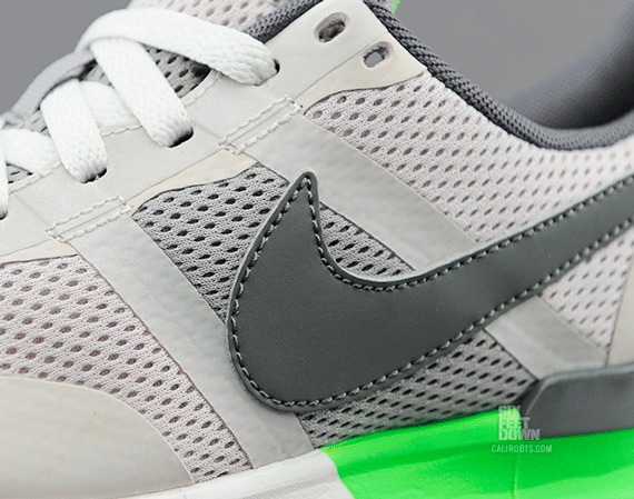 Nike Wmns Air Pegasus 83 30 Mortar Flash Lime 4