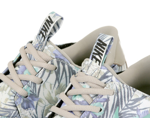 Nike Wmns Solarsoft Moccasin Floral Stone Crystal Mint 04