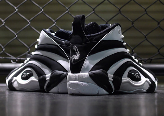 Reebok Shaqnosis – Arriving at Asia Retailers