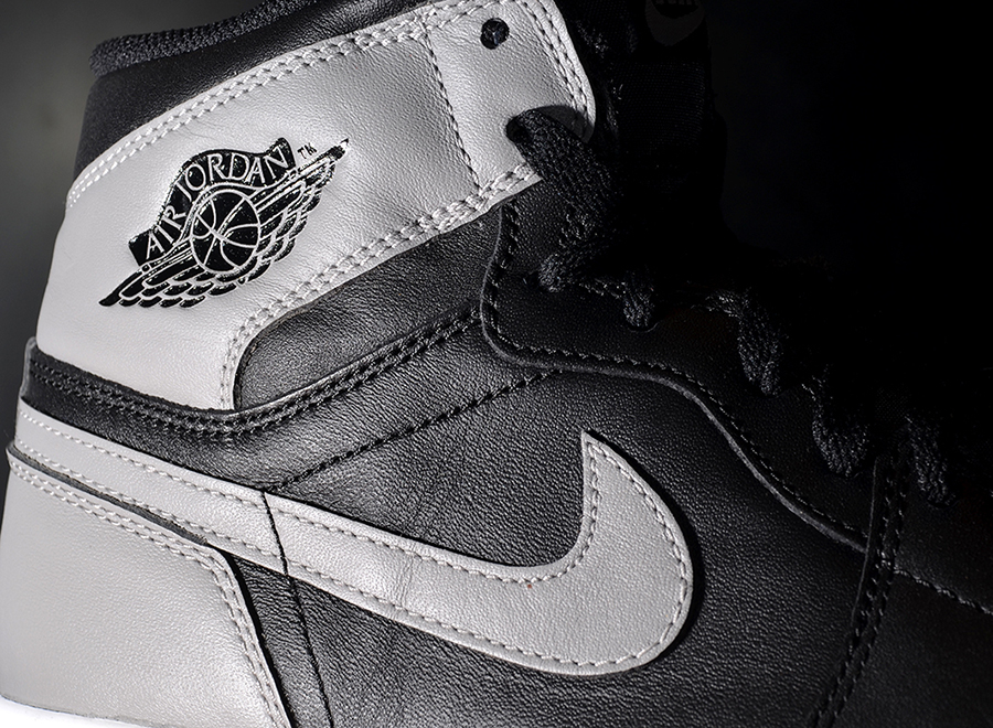 Air Jordan 1 Retro High OG - Black - Soft Grey