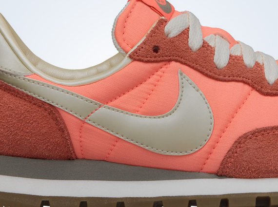 Nike WMNS Air Pegasus ’83 – Atomic Pink – Metallic Cashmere