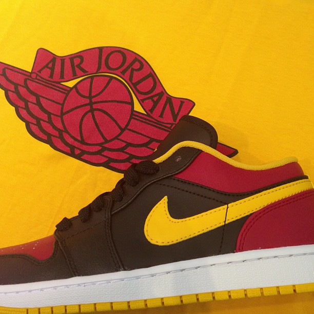 Air Jordan 1 Low Black Red Yellow 01