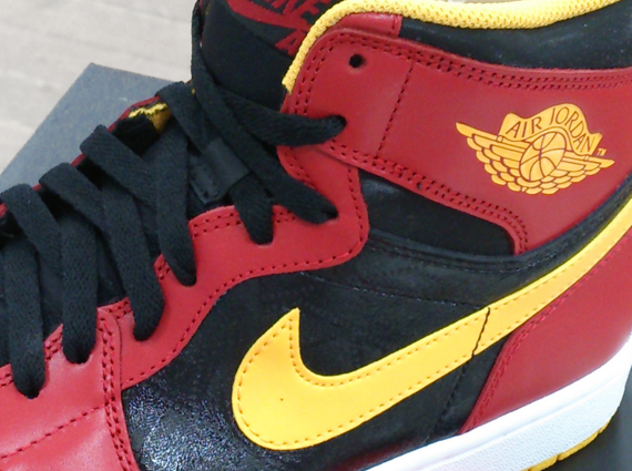 Air Jordan 1 Retro High OG – Black – Gym Red – University Gold